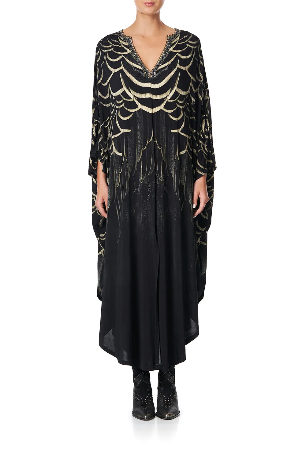 JERSEY LONG KAFTAN WITH ROUNDED HEM UNDER A FULL MOON