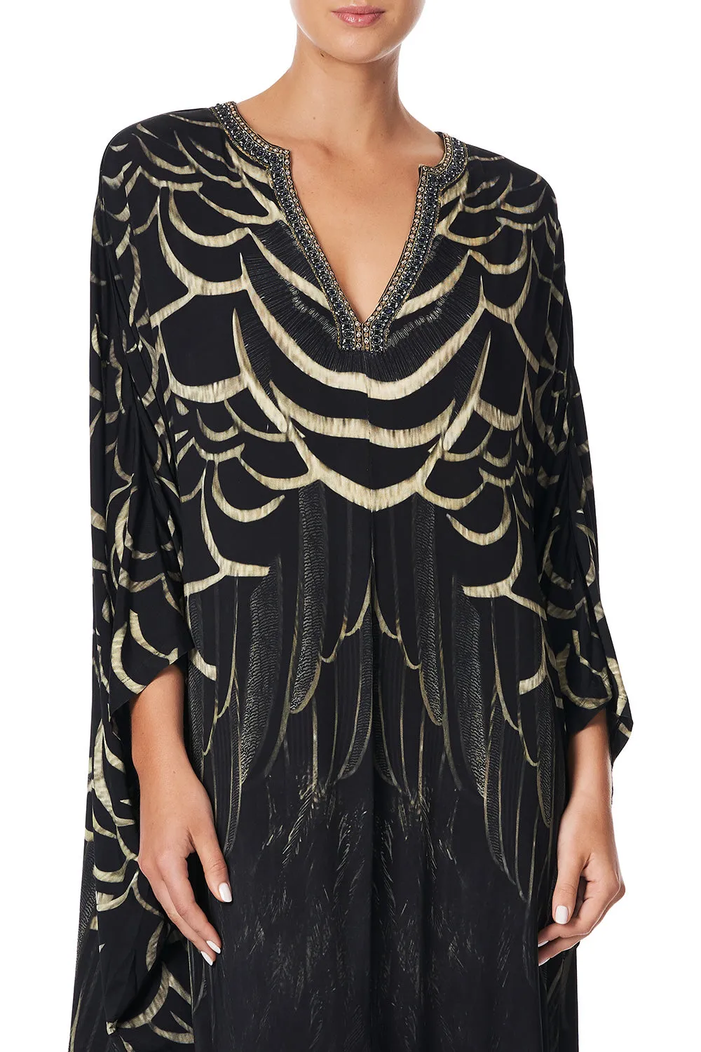 JERSEY LONG KAFTAN WITH ROUNDED HEM UNDER A FULL MOON