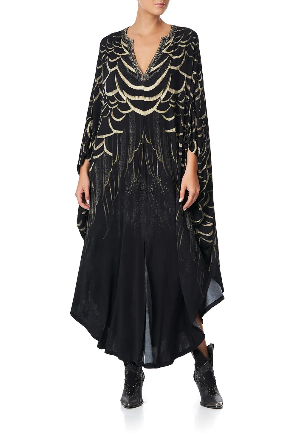 JERSEY LONG KAFTAN WITH ROUNDED HEM UNDER A FULL MOON