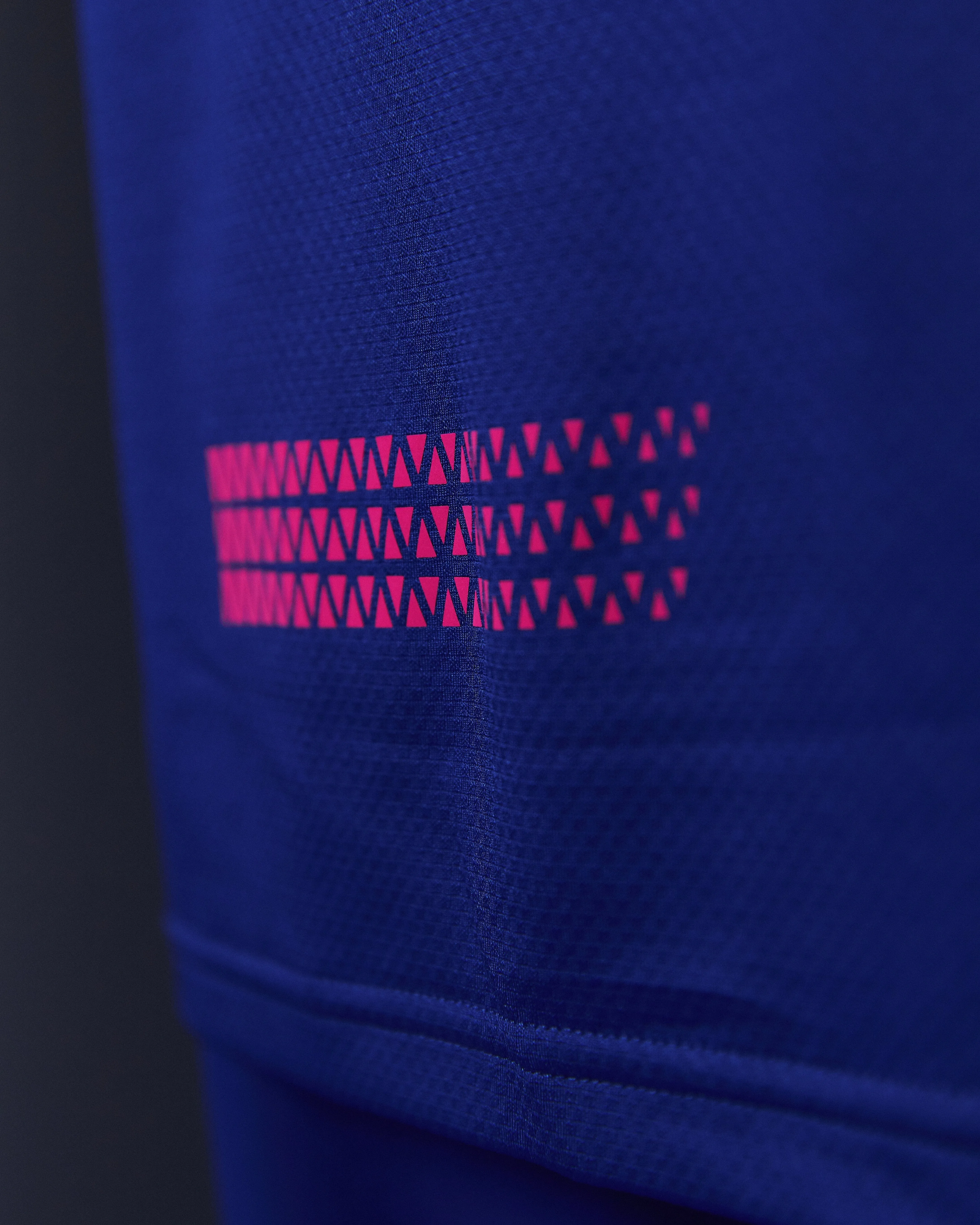 SRT LS 01 Run Long Sleeve Shirt - Dark Blue/Pink